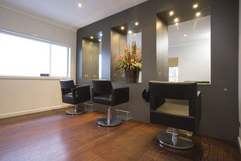 Studio 2095 - Hairdresser Find 5