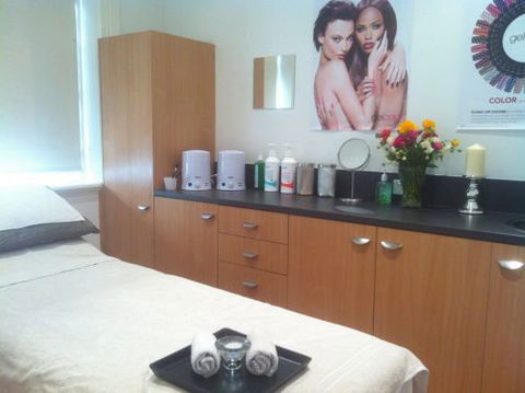 Illuminati Hair & Beauty - Hairdresser Find 1