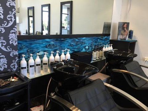 134 L'amour Hair And Beauty - Hairdresser Find 1