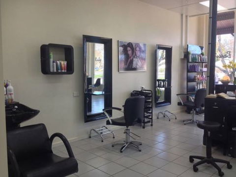 Ruby Blu Hair & Beauty - Hairdresser Find 1