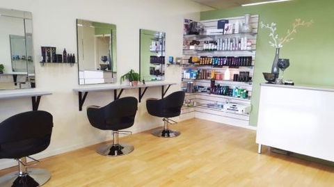 Shimmer Natural Hair & Makeup - Hairdresser Find 1
