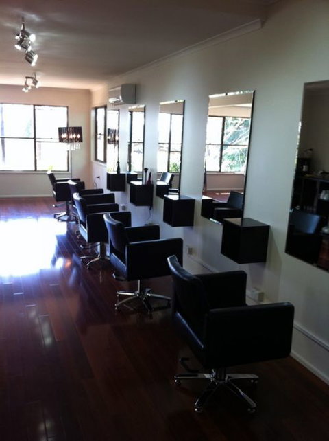 Jealousee Hair - Hairdresser Find 1