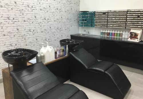 NATURALLY SAS HAIR amp BEAUTY Gladstone