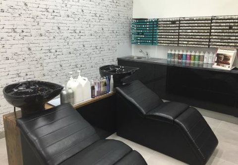 NATURALLY SAS HAIR & BEAUTY - Hairdresser Find 0