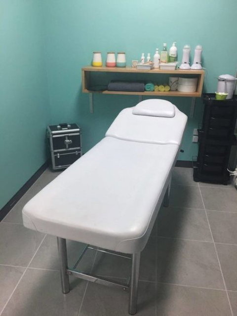 NATURALLY SAS HAIR & BEAUTY - Hairdresser Find 2