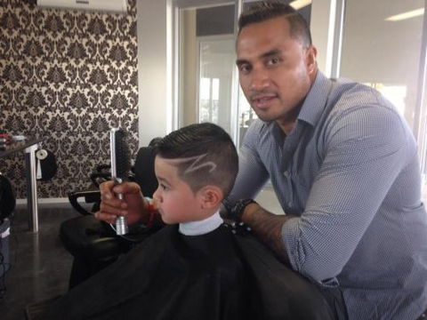 Lole's Barber Shop - Hairdresser Find 2
