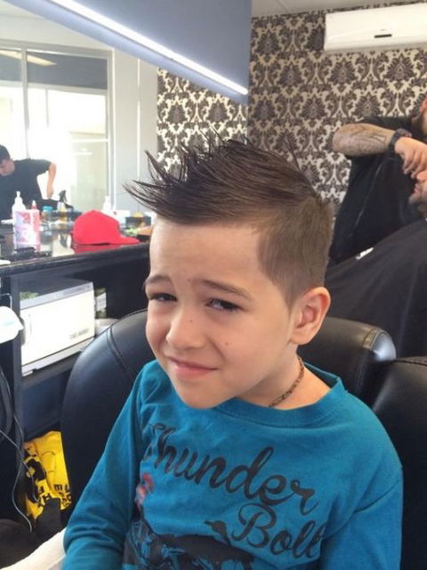 Lole's Barber Shop - Hairdresser Find 3