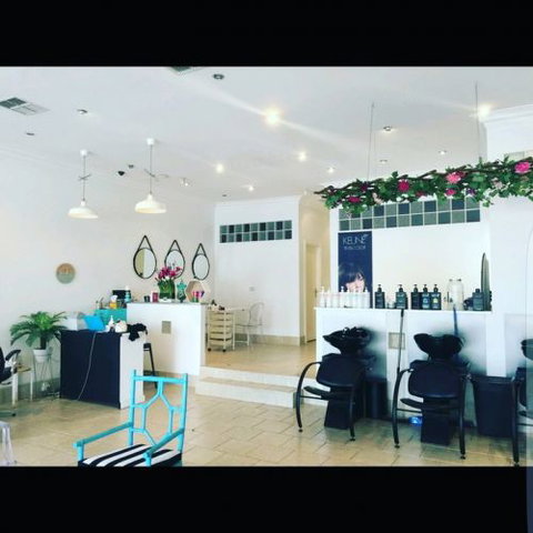 Harlow Hair Bar - Hairdresser Find 6