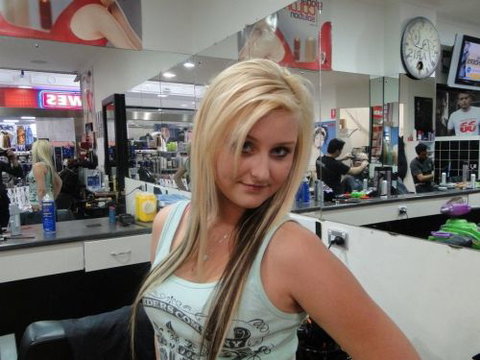 Pariz Hair Parabanks - Hairdresser Find 7