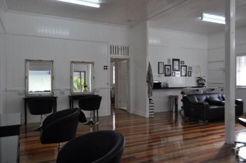 Brush And Blush - Hairdresser Find 1