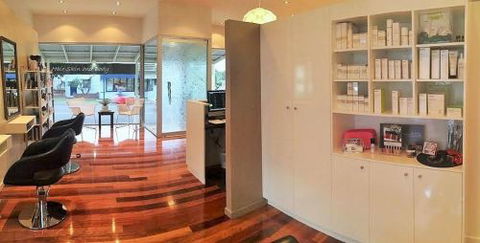 Avenue 33 Hair.Skin.Body - Hairdresser Find 4
