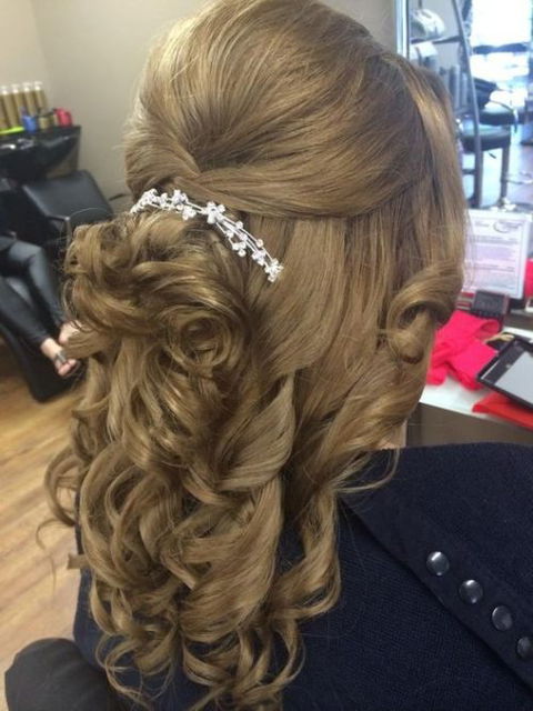 Byford's Cape & Scissors Hair & Beauty Salon - Hairdresser Find 4
